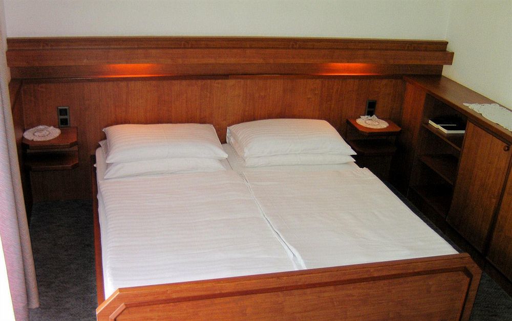 Gasthof Gerhart Perchtoldsdorf Kültér fotó
